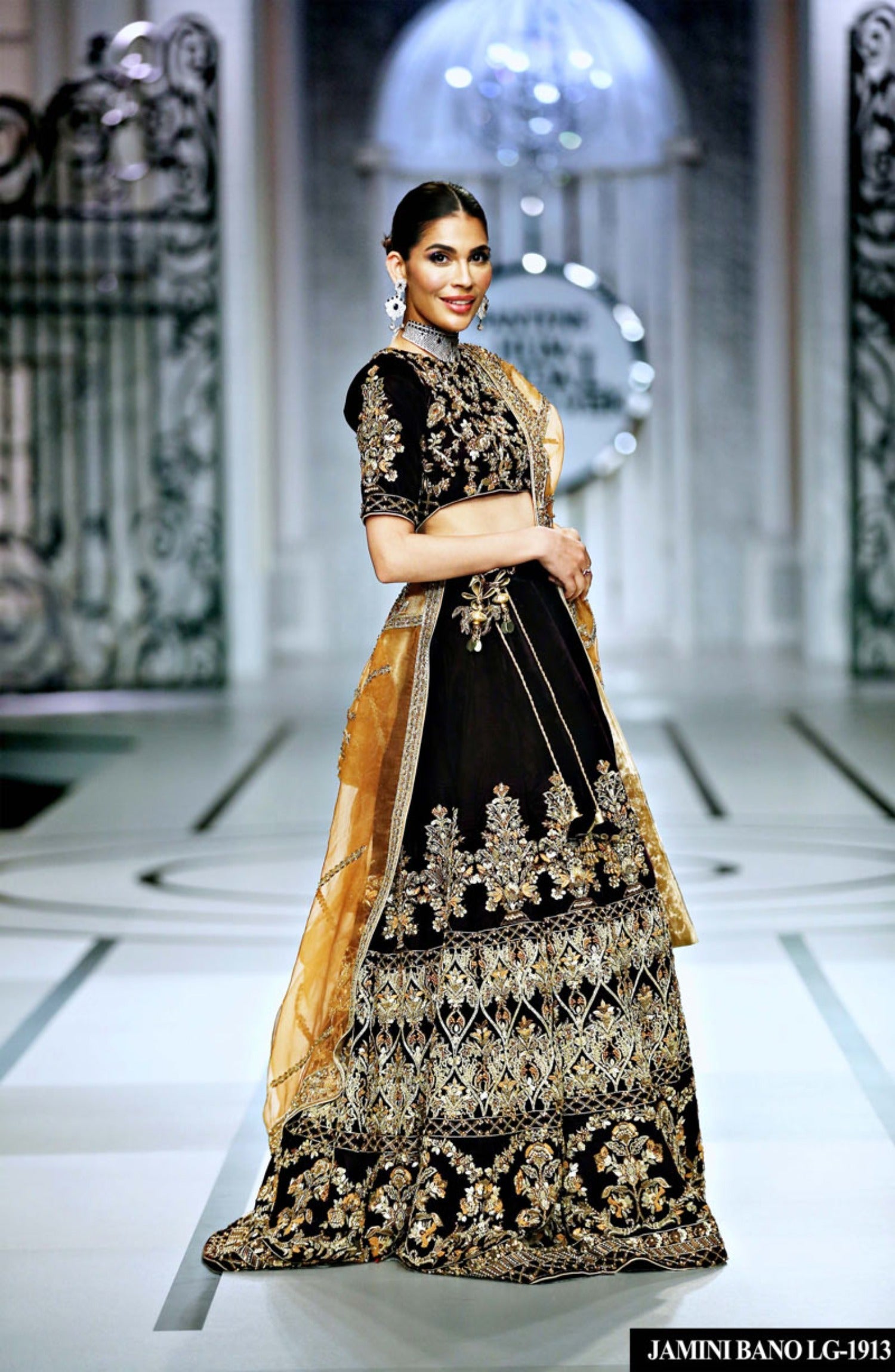 Best Bridal mehndi dress 