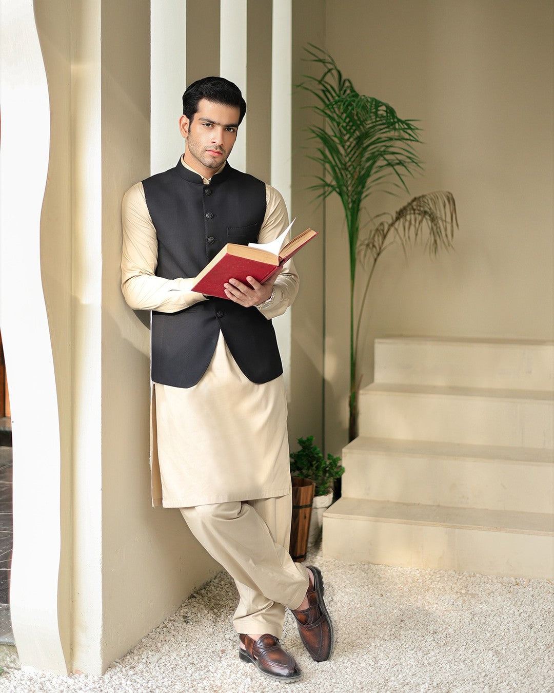 Mahir-e-Tasweer Awami Waistcoat