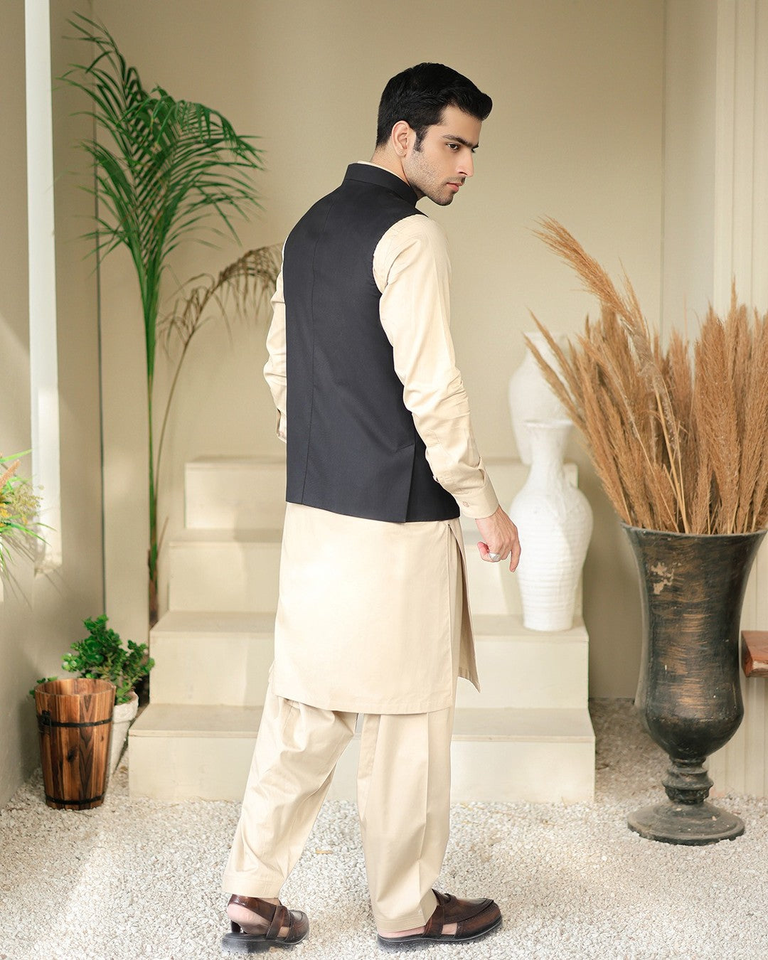 Mahir-e-Tasweer Awami Waistcoat