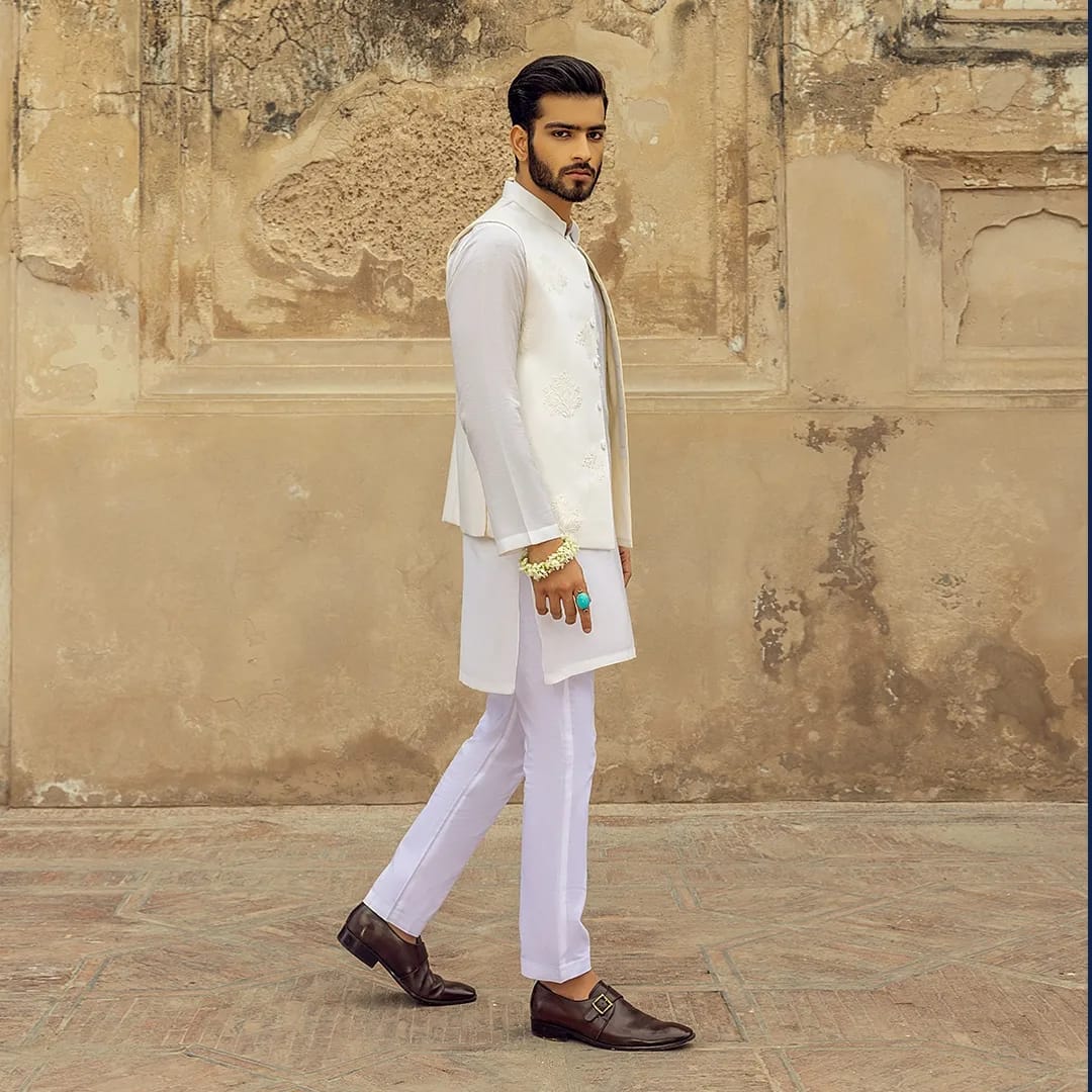 SUBTLE TONED WAISTCOAT